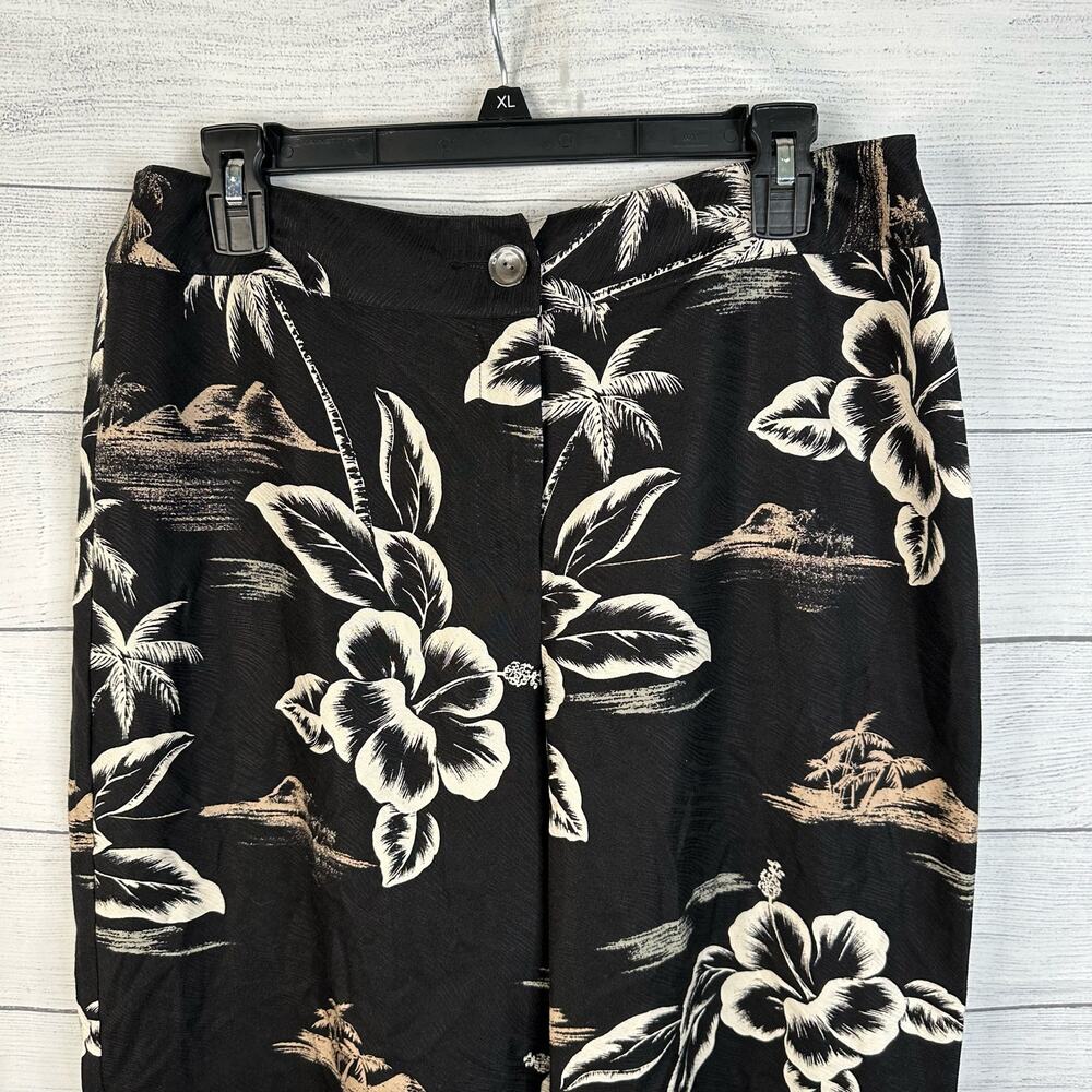 Tommy Bahama Womens size 12 Silk Cropped Wide Leg Hawaiian Cargo Pants Black - Picture 3 of 9